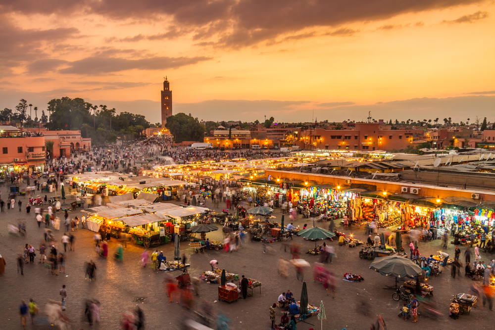 voyage en amoureux à la place Jemaa el-Fnaa Marrakech